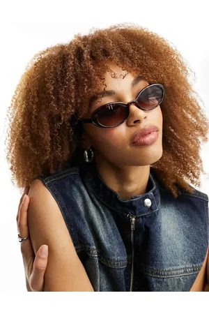 Reclaimed 90s oval sunglasses in