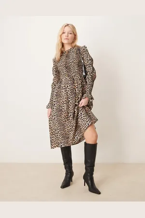 Y.A.S Shirred long sleeve detail maxi dress in leopard