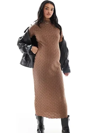 Mama;licious Mamalicious textured jersey midi dress with lettuce edge in