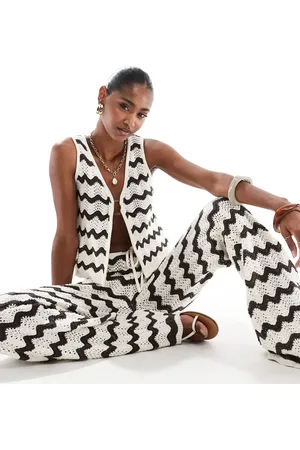 4th & Reckless Split front ring detail crochet beach top co-ord in chocolate and cream wave