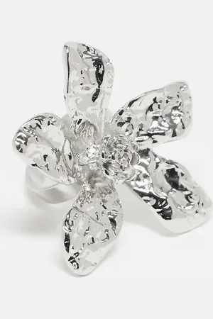 Reclaimed Oversized flower ring in silver