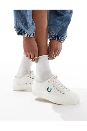 Fred Perry Hughes canvas trainers in