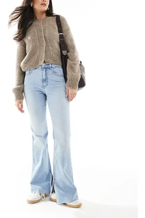 Stradivarius D74 flare slit jean in light wash