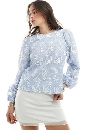 Object Long sleeve top with applique in pale