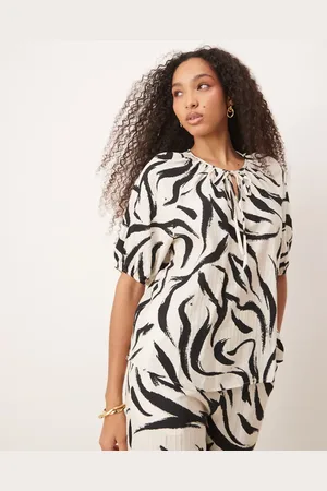 VILA Short sleeve tie neck top co-ord in monochrome print