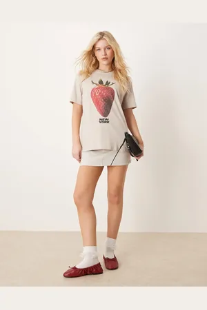 Abercrombie & Fitch Short sleeve skimming embellished strawberry t-shirt in beige