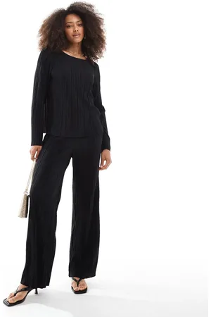Pieces® Plisse wide leg trouser co-ord in