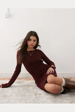 Miss Selfridge Knitted flippy dress in burgundy