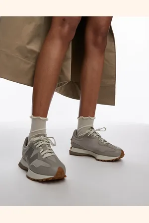 New Balance 327 trainers in brown