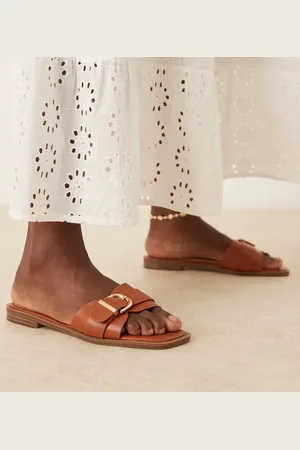 Raid Nikola buckle flat sandals in tan