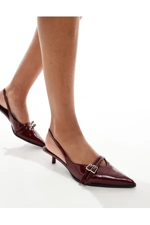 Bershka Buckle detail heeled court shoes in burgundy