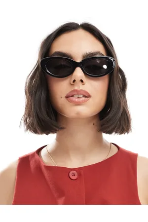 New Look Oval sunglasses in