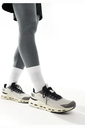 On Running ON Cloudnova Form 2 running trainers in