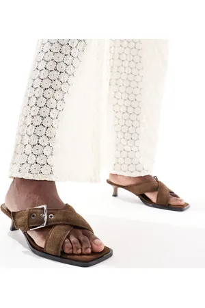Stradivarius Buckle detail leather heeled thong sandal in