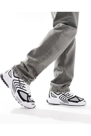 Nike Air Pegasus 2005 trainers in , black and metallic silver