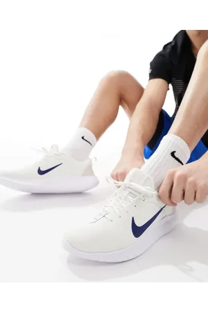 Nike Flex Experience RN 12 trainers in off