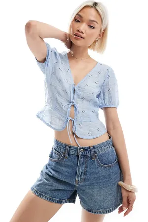 Stradivarius Cropped tie front puff sleeve blouse in light