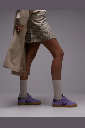 Veja Volley trainer in lavander