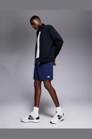 The North Face Class V Pathfinder logo shorts in