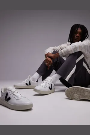 Veja V-10 trainer in extra black