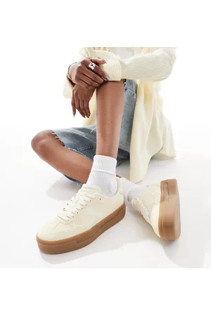 Stradivarius Platform gum sole trainer in pale