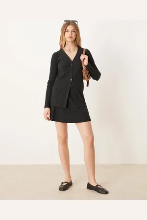 Nike Chill ribbed knitted skirt in