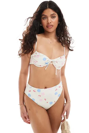 Pieces® Underwired tie front detail bikini top co-ord in seashell print