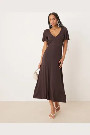 ASOS Waist detail midi tea dress with godets in chocolate
