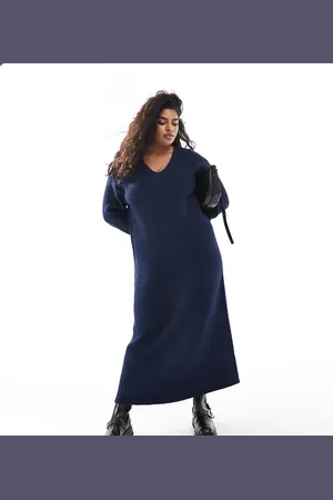 4th & Reckless Wool mix fluffy knit v neck maxi jumper dress in