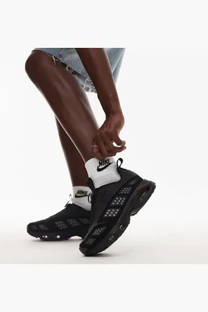 Nike Air Max SNDR unisex trainers in and silver