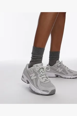New Balance 740 trainers in