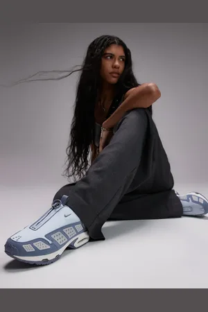Nike Air Max SNDR unisex trainers in blue and off