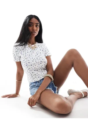 ONLY Ribbed cropped top in with blue floral