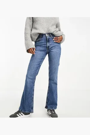 ASOS ASOS DESIGN Petite flared jeans in mid