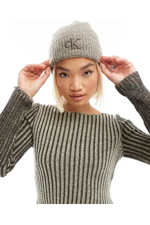 Calvin Klein Calvin Klein Jean thick embroidery beanie in stone