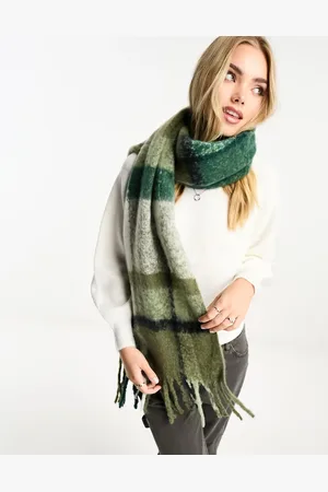 Pieces® Tassel scarf in dark check
