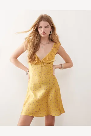 Reclaimed Mini tea dress with flutter sleeves in floral print