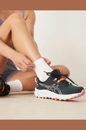 Asics Trabuco terra 2 running trainers in saxon and light ube