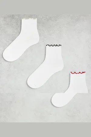 Pieces® 3 pack frill detail socks in