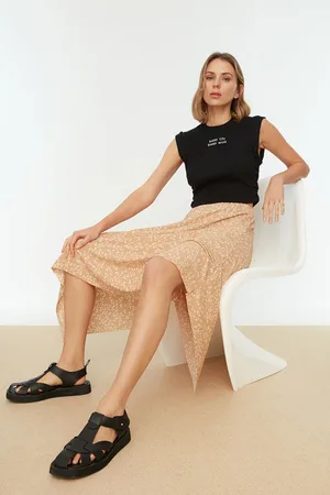 Trendyol Dámska sukně Asymmetric