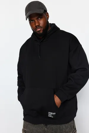 Trendyol Mikina z fleecové bavlny s kapucí, ve velikosti plus size, pohodlná, s nášivkou.