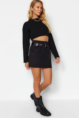 Trendyol Mini sukně s páskem a kapsami