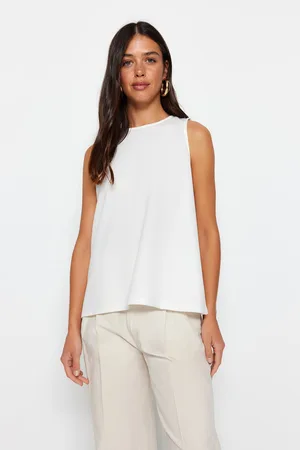 Trendyol Ecru Sleeveless Regular/Normal Fit Crew Neck Crepe Knitted Blouse