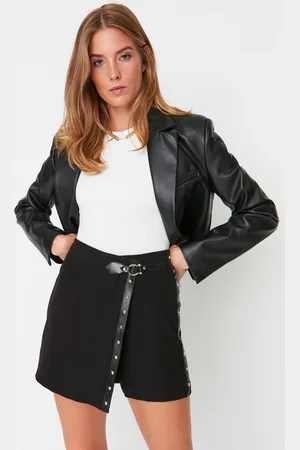 Trendyol Black Staple Detail Woven Shorts Skirt