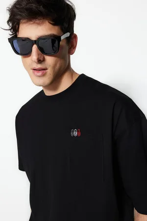 Trendyol Black Oversize / Wide Cut Pocket Paperclip Vyšívané tričko s krátkým rukávem 100% bavlna