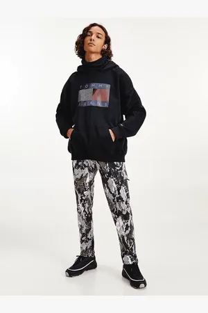 Tommy Hilfiger Černá pánská vzorovaná mikina s kapucí a nákrčníkem Tommy Jeans