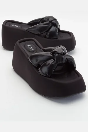 LuviShoes Regno dámské černé pantofle na klínku