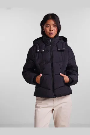 Pieces® Černá prošívaná bunda Jamilla - Dámské