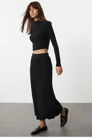 Trendyol Black Fitted Pleated Stretchy Knitted Blouse and Skirt Bottom-Top Set