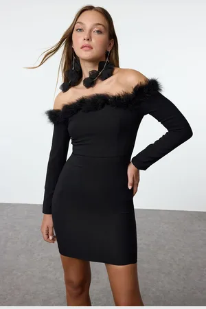 Trendyol Body-fitting Carmen Collar with Otrish Detail Woven Stylish Mini New Year